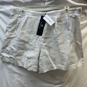 NEW!!! Banana Republic Silver and White Fabric shorts ladies sz 10